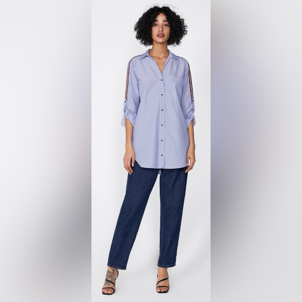 Zara women’s blue and white Striped Button down top Xs